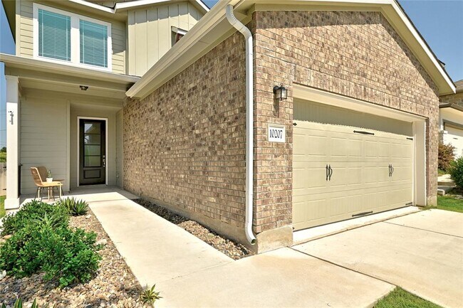10207 Buster Dr in Austin, TX - Building Photo - Building Photo