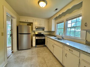 1006 S Columbia St in Chapel Hill, NC - Building Photo - Building Photo