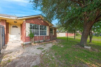 10111 Woodico Dr in Houston, TX - Building Photo - Building Photo