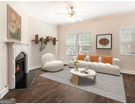 3068 Lauren Parc Rd in Decatur, GA - Building Photo