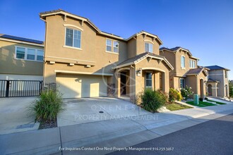 1010 Sagittaria Cir in Rocklin, CA - Building Photo - Building Photo