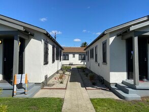 4216 Woodlawn Ave in Los Angeles, CA - Foto de edificio - Building Photo