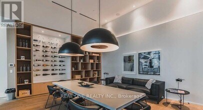 8-728 Hillsdale Ave E in Toronto, ON - Building Photo - Building Photo