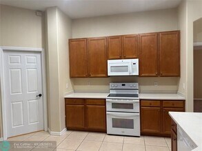 1270 SW Aragon Ave in Port St. Lucie, FL - Building Photo - Building Photo