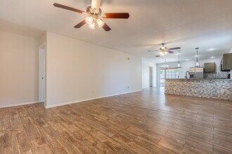 8434 Miners Point in San Antonio, TX - Building Photo - Building Photo