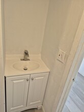 628 SW Krome Ter, Unit 3 in Homestead, FL - Foto de edificio - Building Photo