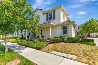 2060 Salice Wy in Brentwood, CA - Building Photo - Building Photo
