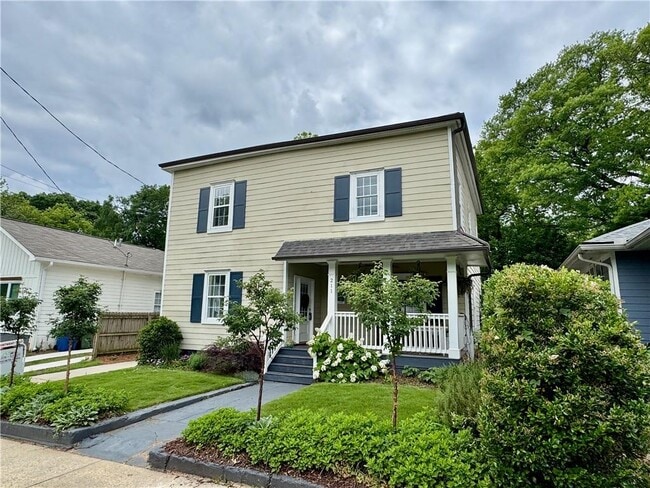 property at 211 Laurel Ave SW