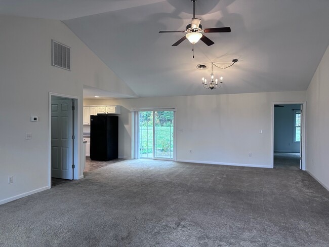 59 Cedarcrest Dr in Waynesboro, VA - Building Photo - Building Photo