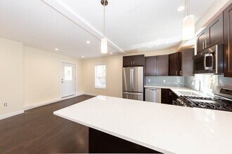 57 Catherine St, Unit 1 in Boston, MA - Building Photo - Building Photo