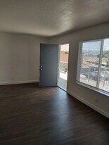 1155 E Laurel Dr in Salinas, CA - Building Photo