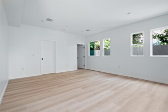 1844 Stoner Ave in Los Angeles, CA - Building Photo - Building Photo