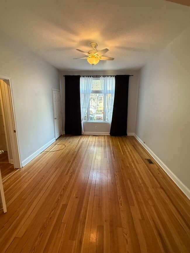3044 N Leavitt St in Chicago, IL - Building Photo - Building Photo