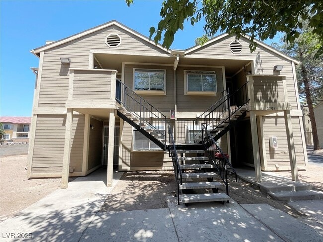 property at 2705 Jennydiane Dr