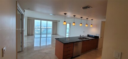 50 Biscayne Blvd, Unit 5202 in Miami, FL - Foto de edificio - Building Photo