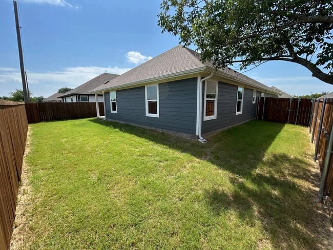 268 Sunnyside St in Trenton, TX - Building Photo - Building Photo