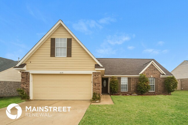 property at 1828 Cresent Ln