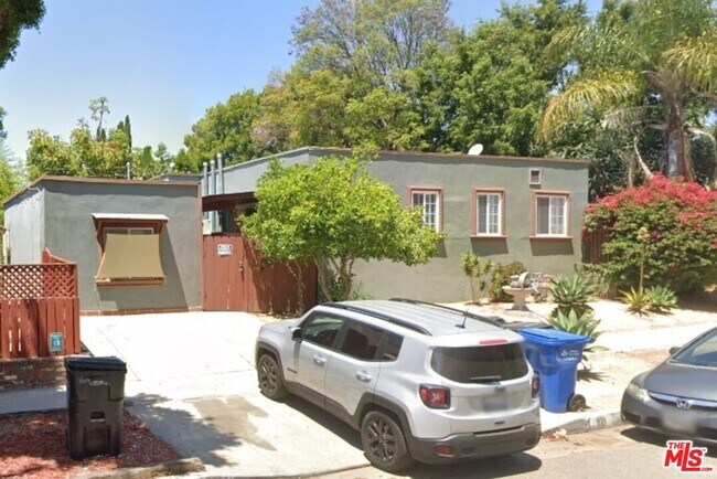 property at 1121 N Curson Ave