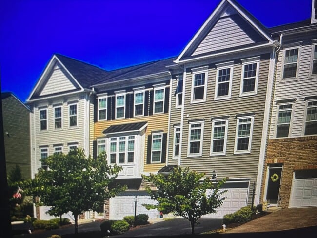 139 Robert St in Imperial, PA - Building Photo - Building Photo