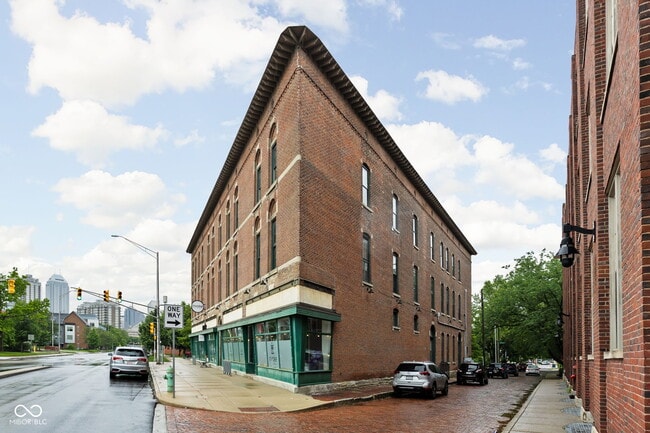 property at 970 Fort Wayne Ave
