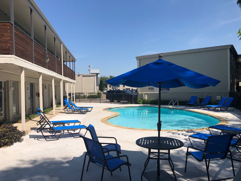 Summer Creek Apartments in Garland, TX - Foto de edificio