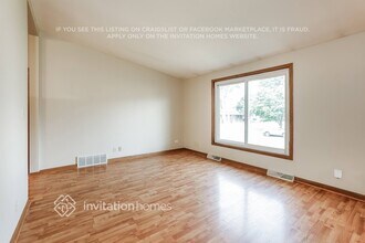712 Grand Blvd in Wauconda, IL - Building Photo - Building Photo