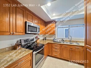1352 Las Juntas Way in Walnut Creek, CA - Building Photo - Building Photo