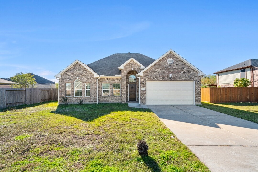 5395 Kyla Cir in Katy, TX - Foto de edificio