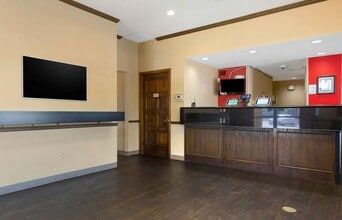 Furnished Studio-Phoenix - Airport - E. Oa in Phoenix, AZ - Building Photo - Building Photo