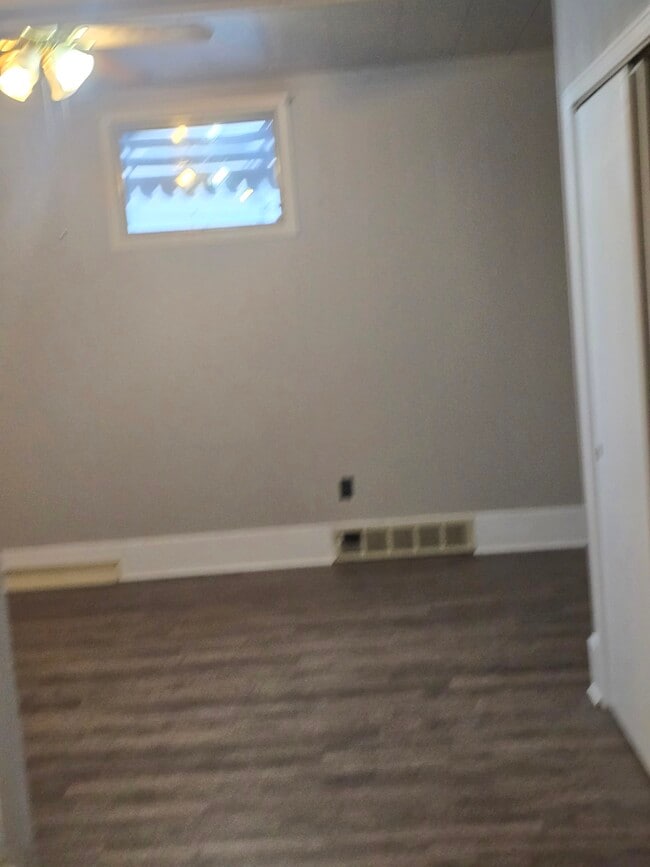 2543 Mahoning Rd NE in Canton, OH - Building Photo - Building Photo