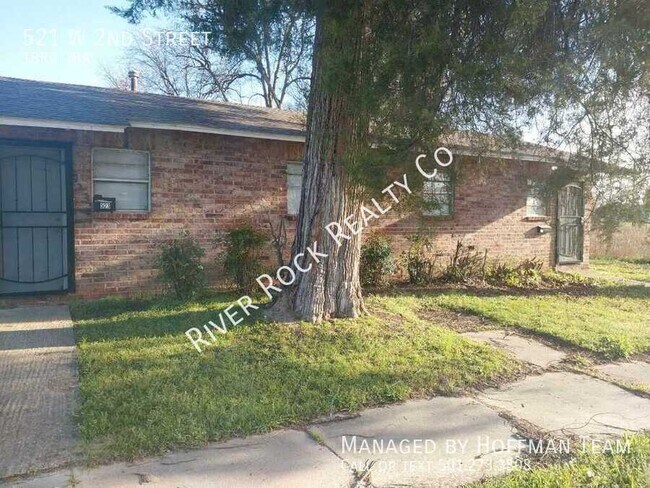 521 W 2nd Ave in Pine Bluff, AR - Foto de edificio - Building Photo