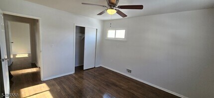 260 Everett Rd in Parsippany Troy Hills, NJ - Building Photo - Building Photo