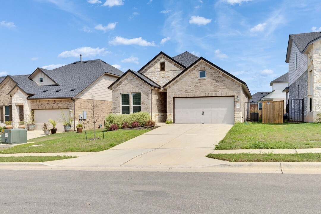 11609 Dillon Fls Dr in Austin, TX - Building Photo