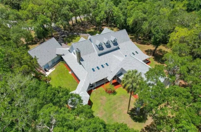 property at 21033 Violet Rd