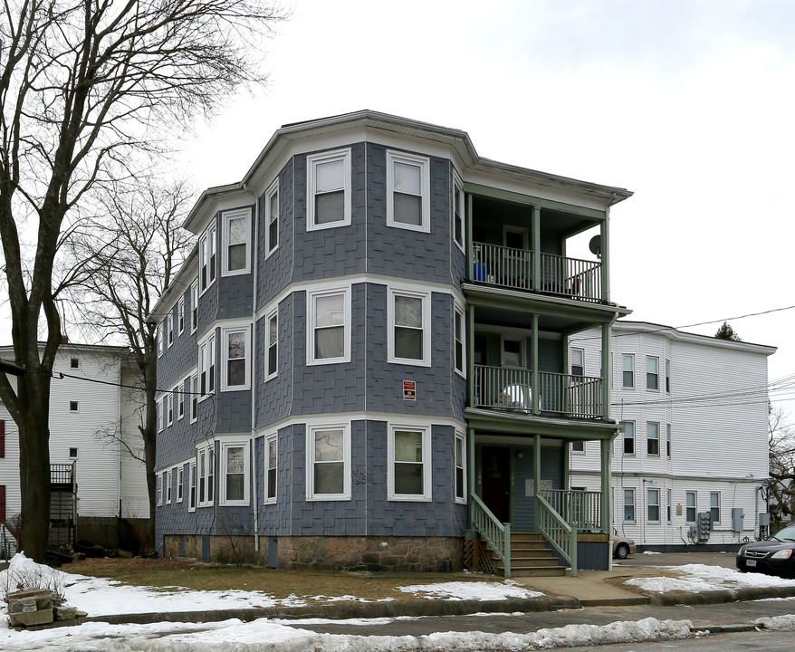 180-182 Green St in Brockton, MA - Foto de edificio