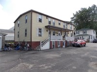 75 Andrews Ave in West Warwick, RI - Foto de edificio - Building Photo