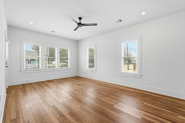 property at 2122 Hardy St