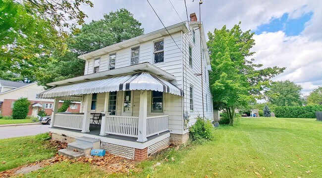 645 W King St in Littlestown, PA - Building Photo - Building Photo