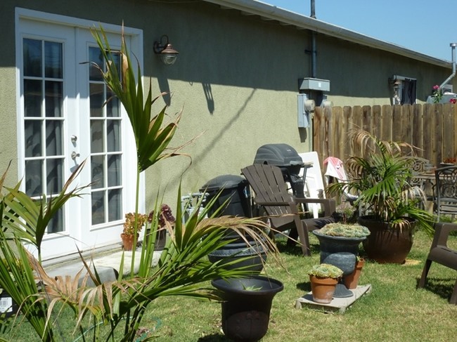 Cerise Patio Home Condos in Hawthorne, CA - Foto de edificio - Building Photo