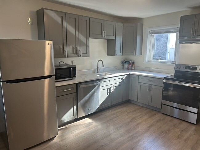 171 Commercial St in Weymouth, MA - Building Photo - Building Photo