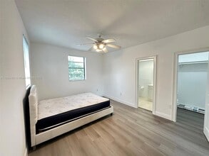 312 SW 32nd Ave, Unit 201 in Miami, FL - Building Photo - Building Photo