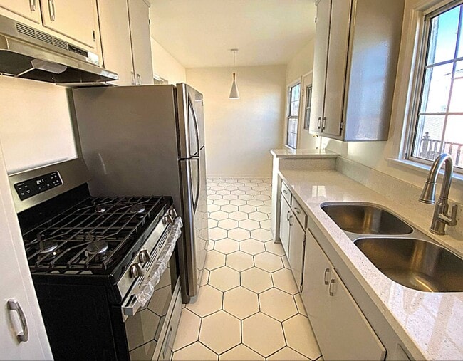 4403 1/2 W Exposition Blvd in Los Angeles, CA - Foto de edificio - Building Photo