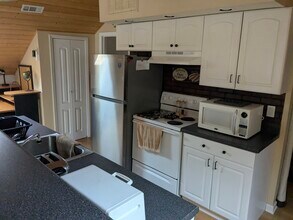 128 Perrin Dr, Unit A in Mooresville, NC - Foto de edificio - Building Photo