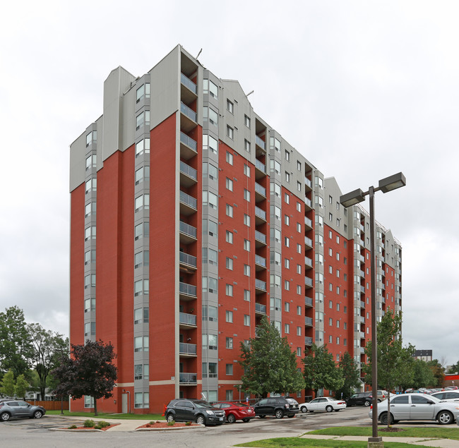 Westmount Place in London, ON - Building Photo - Building Photo