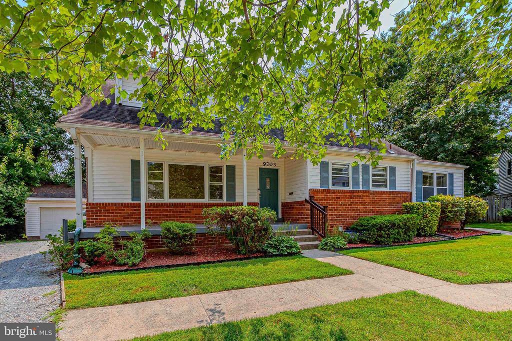 9703 Stoneham Terrace in Bethesda, MD - Building Photo
