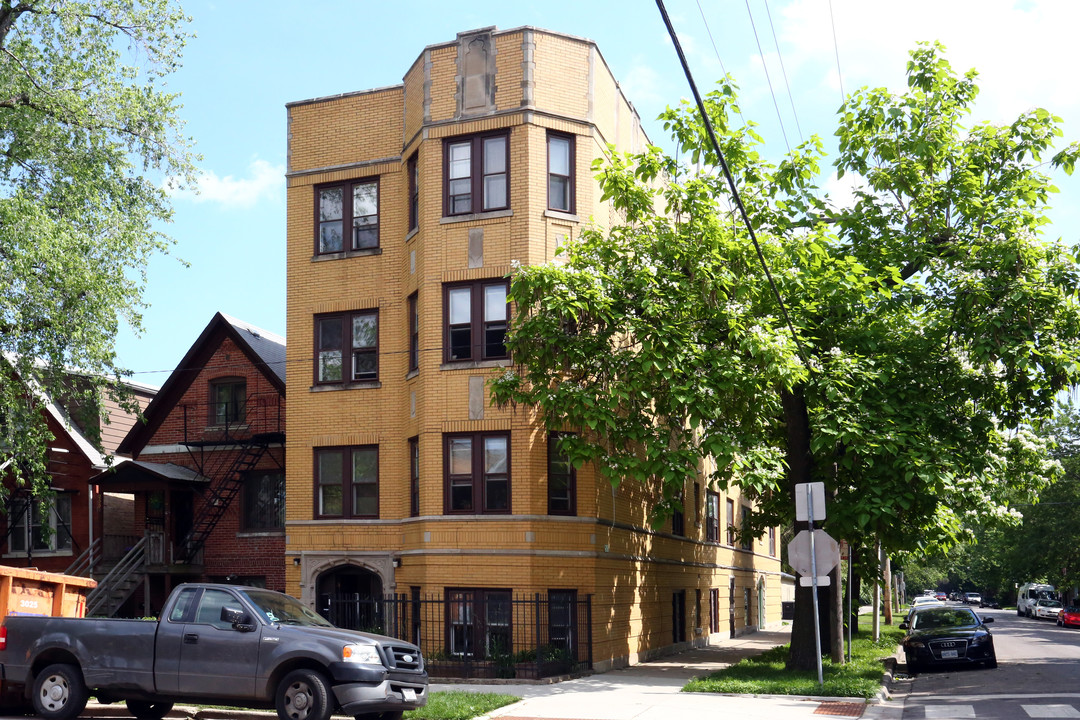 2559 W Haddon Ave in Chicago, IL - Building Photo