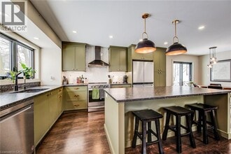 10 Weaver St in Cambridge, ON - Building Photo - Building Photo