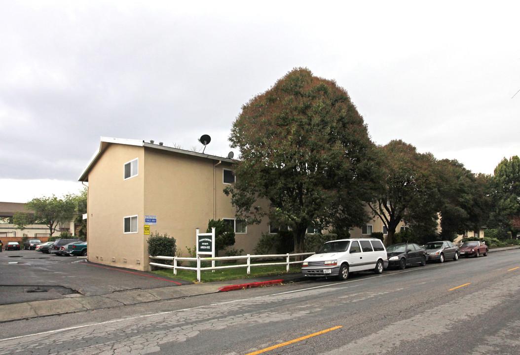 Evergreen Apartments in Santa Clara, CA - Building Photo