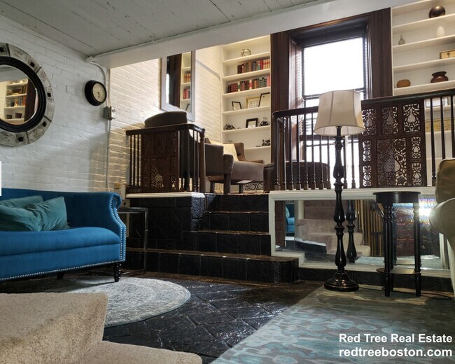 115 Beacon St, Unit 2R in Boston, MA - Building Photo - Building Photo