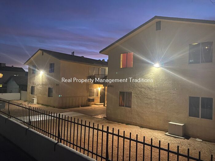 2537 Diamond St-Unit -2 in Rosamond, CA - Building Photo